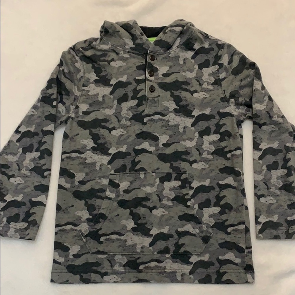 Boys size M(8)